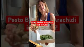 Pesto Basilico e Arachidi in 5 minuti shorts pesto ricette [upl. by Yekcaj596]