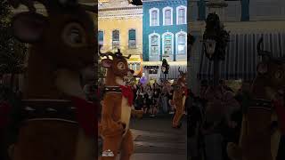 Santas Reindeer Jingle amp Dance Down Main Street  Mickeys Once Upon a Christmastime Parade [upl. by Loziram556]