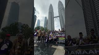 Jamaah Izzah tour city tour di Malaysia menara kembar [upl. by Ahsened762]