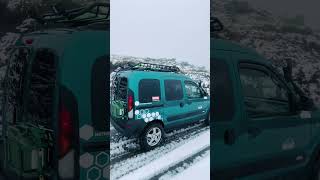 Renault kangoo 4x4 la Pasul Vulcan [upl. by Stutman741]