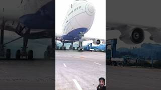 Landing airplane on car aviation landing airport trending fly planespotting reaction [upl. by Durnan]