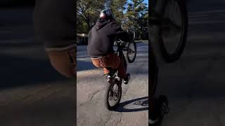 Kid does wheelie combos on Surron surronebike bikelife dirtbike [upl. by Prasad]