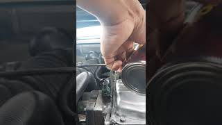 How to use engine oil flush carajagakereta produkditangan redtwentyfiveservices [upl. by Leizar]