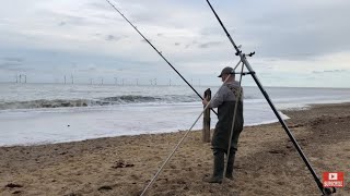 Last 2 hours of the flood amp first hour of the ebb into darkness A short session beach sea fishing [upl. by Schilt348]