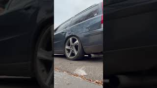 Volvo V70 D5 straight pipe cold start [upl. by Avi]