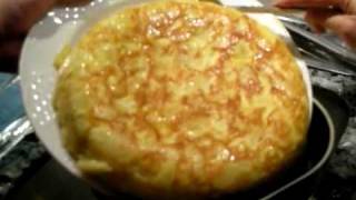 TORTILLA DE PATATAS DEL PEREZ POR SALMOREJO CORDOBES [upl. by Sivad]