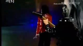 Beat It  Guitar Solo  Jennifer Batten Vs Orianthi [upl. by Haidebez494]