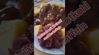 Gulasch mit Rotkohl und Kartoffeln kochen cooking food tasty lecker rezept shorts short [upl. by Molton379]