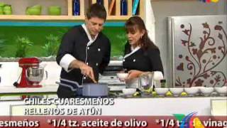 Cocina de YOLO Chiles cuaresmeños rellenos de atún [upl. by Nnylarac]