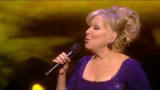 Bette midler wind beneath my wings Live BetteMidler [upl. by Ylrebmic]