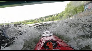 Wavesport Hydra in der Bootsrutsche Hattingen bei Niedrigwasser WW3 [upl. by Leesa590]