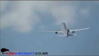 Boeing 757 Low Pass Awesome Climb  RNZAF Air Show 2009 [upl. by Laurette]