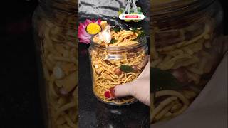 How to make South Indian Mixture Namkeen Recipe  Spicy Garlic Mixture Namkeen  Lasun Chivda recipe [upl. by Eronel298]