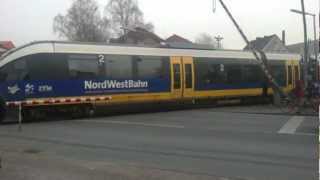 SenneBahn an defektem Bahnübergang NordWestBahn [upl. by Natehc]