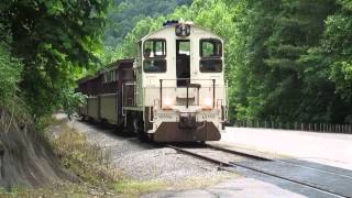 Big South Fork Scenic Railway Stearns and Barthell Kentucky Train Ride Through Tunnel amp Rain [upl. by Corissa]