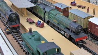 Triang Hornby R759 Albert Hall With Western Coaches [upl. by Suzann377]