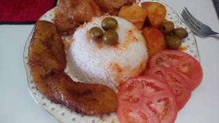 Pollo en Salsa con Papas y Aceitunas [upl. by Bastian]