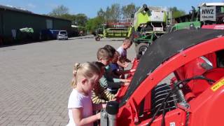 Kinder entdecken Landwirtschaft in Neerstedt [upl. by Annawahs]