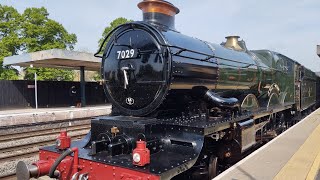 The Great Western 1Z48 Clun Castle 7029 arrival into Reading [upl. by Zobkiw]