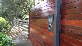 How to build a MERBAU SCREEN FEATURE FENCE with a ELECTRIC SLIDING GATE amp FIT LETTERBOX [upl. by Karalee]