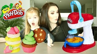 Robot patissier Play Doh  Confection de gateaux en pate à modeler à grande cadence  Unboxing [upl. by Otte323]