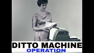 HOW TO USE A 1960s DITTO MACHINE MIMEOGRAPH SPIRIT DUPLICATOR PHOTOCOPIER 43624 [upl. by Nivonod]