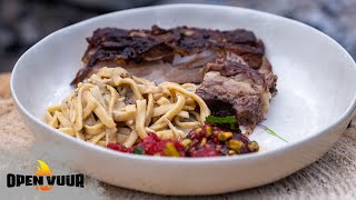 Pasta alla chitarra met bietensalade en ribbetjes  Open Vuur [upl. by Slaby]