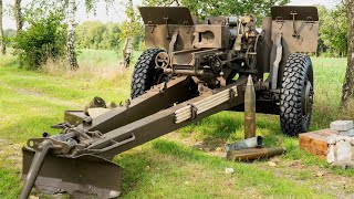 1944 M2A1 105mm Howitzer  Fully Restored WWII Artillery Showpiece [upl. by Charmaine182]