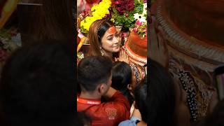 Tina Dutta visits lalbaug cha raja for darshan 🙏🏻😍buzzzookatv [upl. by Yerggoeg166]