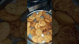 Maida ka tasty biscuits ytshorts indianrecipe sweetrecipe dailyhealthyfood vlogs comedy fun [upl. by Tiemroth]