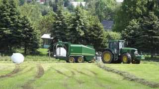 Rundballensilage John Deere 6920 mit PressWickelkombination 678 [upl. by Egoreg]