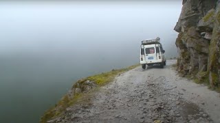 Les routes de limpossible  Chine entre falaises vertigineuses et mines dor cachées [upl. by Ynehpets]