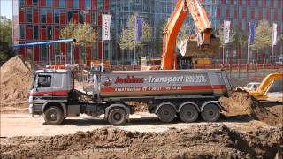 Bagger beladen LKW 130 in 15 Minuten mit Zeitraffer [upl. by Renae805]