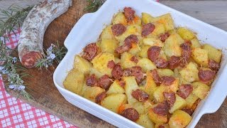 Patate al forno con salsiccia calabrese  Ricette che Passione [upl. by Sheeree]