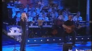 Patty Pravo esegue live quotmalafemminaquot scritta da Totò [upl. by Benton]