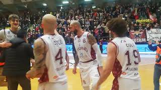 Basket A2 LibertasPesaro ultime azioni e il palazzo esplode 10478 [upl. by Veljkov567]