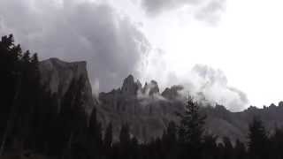 Wanderung in den Latemar Dolomiten  Berge in Südtirol [upl. by Bultman]