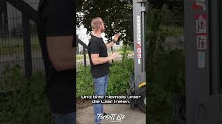 100 Fragen zum Staplerschein  032 shorts forkliftlife forklift [upl. by Ennaehr687]