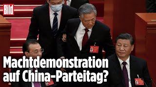 Xi Jinpings Vorgänger bei KommunistenParteitag aus Saal gezerrt  China [upl. by Ejrog]