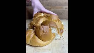 Slicing Challah Bread 🤤 [upl. by Cheyne286]