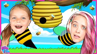 Bumble Bee Kin Tin and Mom Become Pretend Play Bee Keepers Roblox Bee Face [upl. by Llacam]