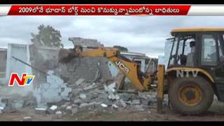 Illegal Constructions Demolished In Bhoodan Lands Hayathnagar  NTV [upl. by Hsuk673]