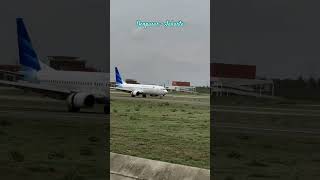 Garuda Indonesia dari Denpasar landing di bandara Yogyakarta Internasional Airport [upl. by Little]