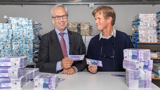 Unboxing of the new 1000krone banknote [upl. by Bailie173]