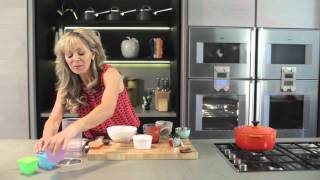 Baby food puree recipe  Annabel Karmel chicken with sweet potato and apricots [upl. by Russo134]