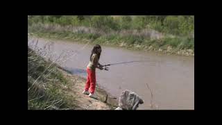 Pesca en el rio [upl. by Novelc]