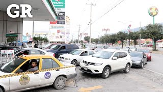 Hacen largas filas por gasolina barata  Monterrey [upl. by Yasdnil]