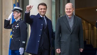 Scholz und Macron feiern deutschfranzösische Freundschaft in Paris [upl. by Acinehs227]