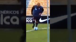 La Calidad de Ronaldo Nazário rellenito🔥 futbol youtubeshorts shorts soccer fyp ronaldo [upl. by Inohs]