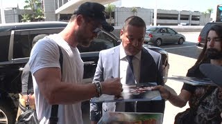 Chris Hemsworth Sign Autographs For Fans At LAX [upl. by Thebazile]